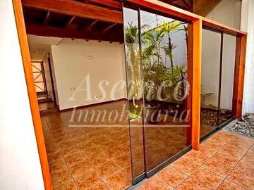 Venta de Moderna Casa en Chacarilla del Estanque – Surco