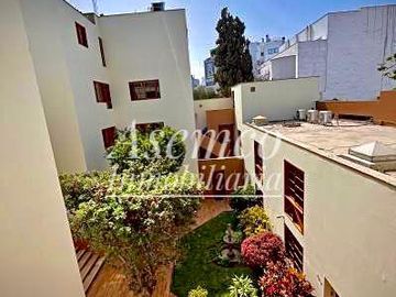 Venta de Moderna Casa en Chacarilla del Estanque – Surco