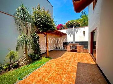 Venta de Moderna Casa en Chacarilla del Estanque – Surco