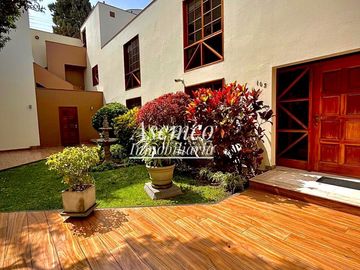 Venta de Moderna Casa en Chacarilla del Estanque – Surco