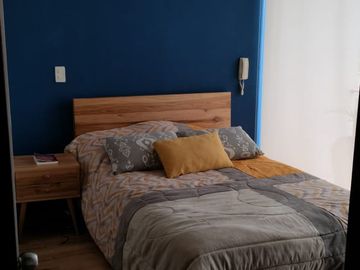 EN VENTA EN CUMBAYA BONITA Y CONFORTABLE SUITE CON BALCÓN EXCELENTE UBICACIÓN, SECTOR  USFQ.