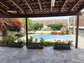 VENDO CASA COMO TERRENO, A MTS DE AV JAVIER PRADO CDRA 55, RES. MONTERRICO
