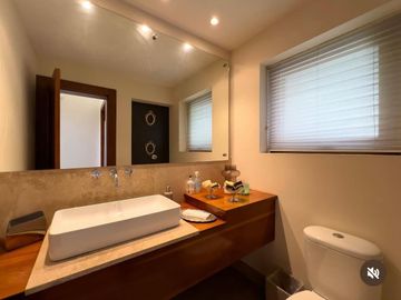 VENDO HERMOSA CASA URB RANCHO SAN FRANCISCO - MIRAVALLE - CUMBAYA