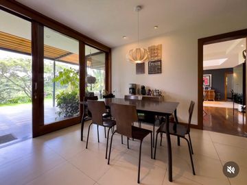 VENDO HERMOSA CASA URB RANCHO SAN FRANCISCO - MIRAVALLE - CUMBAYA