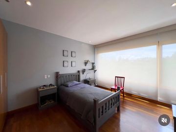 VENDO HERMOSA CASA URB RANCHO SAN FRANCISCO - MIRAVALLE - CUMBAYA