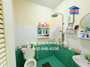 Twin house, 2 floors, 37.3 sq.w., Pruksa Village 17, Lam Luk Ka, Khlong 3, near BTS Khu Khot Station, along Khlong Sam Lam Luk Ka Road, Lam Luk Ka Roa