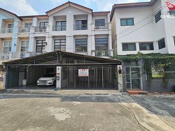 ขายทาวน์โฮม 3 ชั้น 20 ตารางวา สุขุมวิท 52 ใกล้ BTS อ่อนนุช & ทางด่วน พื้นที่ใช้สอย 200 ตารางเมตร พร้อมอยู่