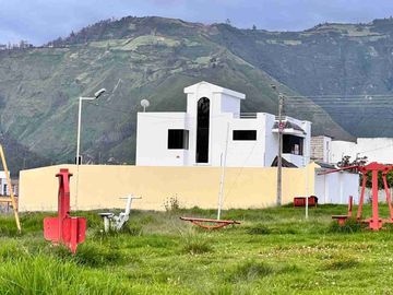 Hermosa casa de  venta en Caranqui