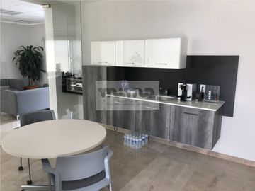 Oficinas en Venta en Colonia Real de Juriquilla, Querétaro.