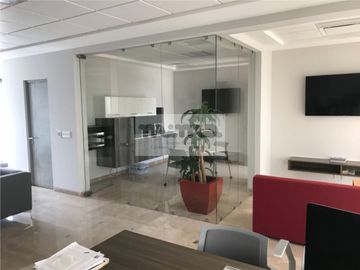 Oficinas en Venta en Colonia Real de Juriquilla, Querétaro.