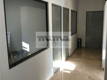 Oficinas en Venta en Colonia Real de Juriquilla, Querétaro.