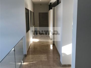 Oficinas en Venta en Colonia Real de Juriquilla, Querétaro.