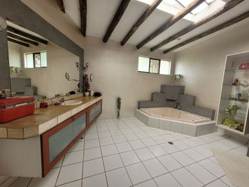 VENDO CASA  EN CIENEGUILLA – MALECON LURIN UBICACION TRANQUILA – RESIDENCIAL