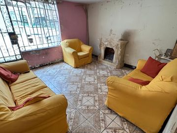 venta de casa como terreno en ingenieria a espaladas de habich us$ 170,000