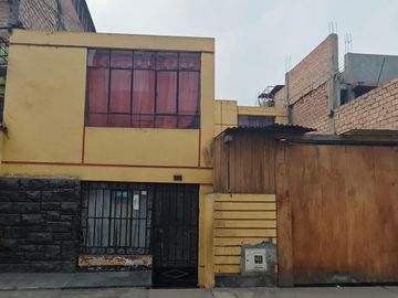 venta de casa como terreno en ingenieria a espaladas de habich us$ 170,000
