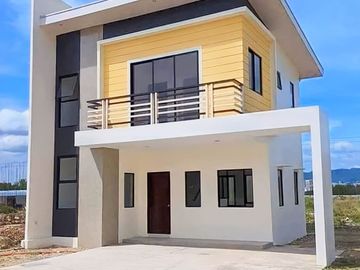Preselling Quality Townhomes in Mactan Cebu few minutes away CCLEX