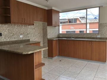 Vendo $69.000 amplio Departamento en Carcelen cerca Hosp. San Francisco IESS