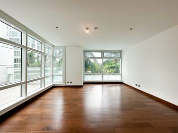 FOR SALE: 3 Bedroom in Two Roxas Triangle, Makati CBD