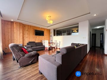 Departamento amplio con patio en venta en el Pucará
