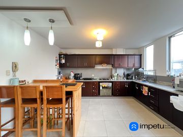 Departamento amplio con patio en venta en el Pucará