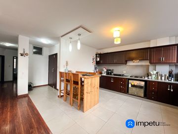 Departamento amplio con patio en venta en el Pucará