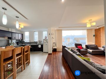 Departamento amplio con patio en venta en el Pucará