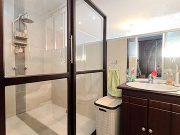 Departamento amplio con patio en venta en el Pucará