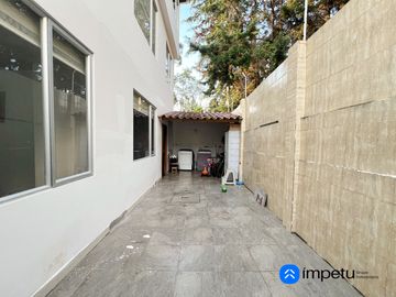 Departamento amplio con patio en venta en el Pucará