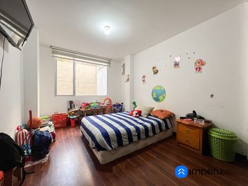 Departamento amplio con patio en venta en el Pucará