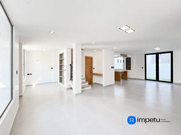 Casa a estrenar de lujo en venta al sur de la ciudad