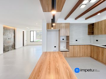 Casa a estrenar de lujo en venta al sur de la ciudad
