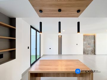 Casa a estrenar de lujo en venta al sur de la ciudad