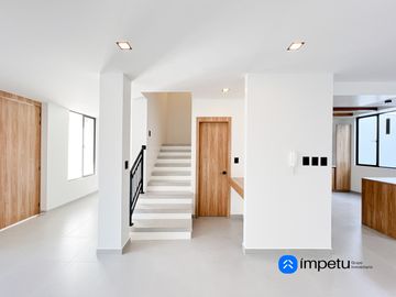 Casa a estrenar de lujo en venta al sur de la ciudad