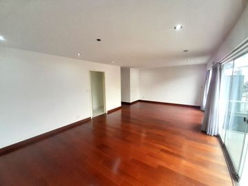SE VENDE AMPLIO Y ACOGEDOR DEPARTAMENTO EN SANTIAGO DE SURCO