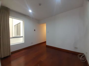 SE VENDE AMPLIO Y ACOGEDOR DEPARTAMENTO EN SANTIAGO DE SURCO