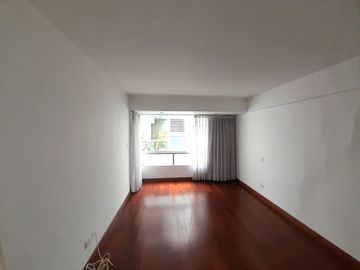 SE VENDE AMPLIO Y ACOGEDOR DEPARTAMENTO EN SANTIAGO DE SURCO