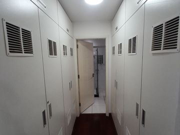SE VENDE AMPLIO Y ACOGEDOR DEPARTAMENTO EN SANTIAGO DE SURCO