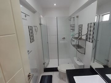 SE VENDE AMPLIO Y ACOGEDOR DEPARTAMENTO EN SANTIAGO DE SURCO