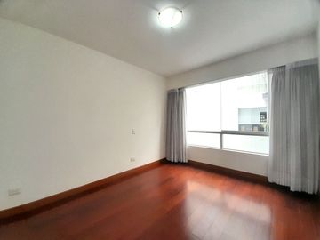 SE VENDE AMPLIO Y ACOGEDOR DEPARTAMENTO EN SANTIAGO DE SURCO