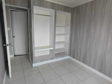Lindo Depto. 3er piso en Urmeneta-Recoleta con Excelente Conectividad