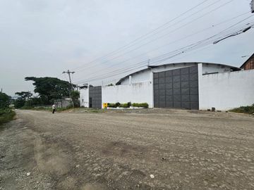 Bodega industrial en venta, vía Daule