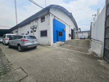 Bodega industrial en venta, vía Daule