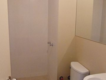 🏡 Departamento Moderno de 72 m² en Primer Piso – Condominio Alto Benavides, Cercado de Lima