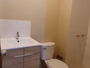 🏡 Departamento Moderno de 72 m² en Primer Piso – Condominio Alto Benavides, Cercado de Lima
