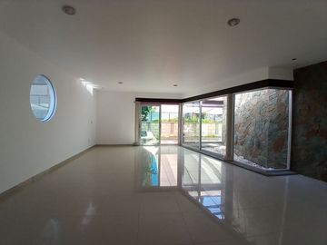 🏡 ¡Vive en el Club de Golf! Diseño moderno, lujo y luz natural ✨ Agenda tu visita