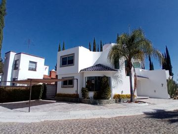 🏡 ¡Vive en el Club de Golf! Diseño moderno, lujo y luz natural ✨ Agenda tu visita