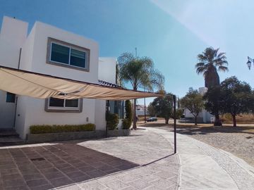🏡 ¡Vive en el Club de Golf! Diseño moderno, lujo y luz natural ✨ Agenda tu visita