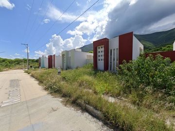 OY CASA EN VENTA VERGEL DE LA SIERRA, CD VICTORIA ,