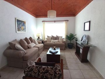 ¡Tu nuevo hogar en Tequisquiapan! 🏡 Casa de 1 planta con alberca y seguridad 💦🔐
