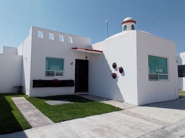 ¡Tu nuevo hogar en Tequisquiapan! 🏡 Casa de 1 planta con alberca y seguridad 💦🔐